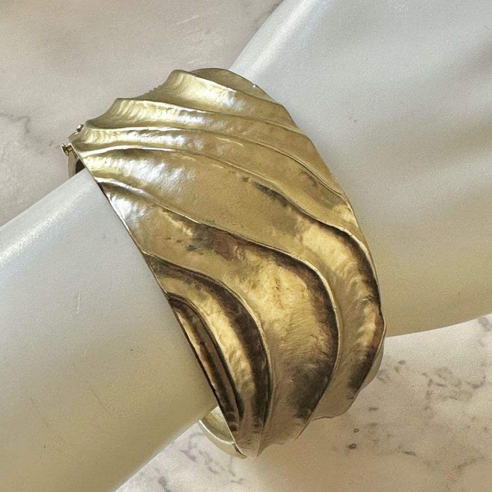 EUC RARE Monet gold tone CUFF VINTAGE